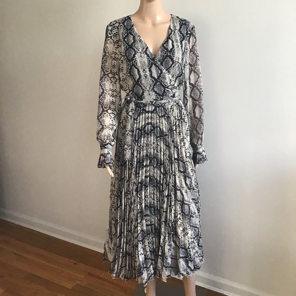 RESERVED .H&M TREND Conscious Midi SNAKESKIN PATTERNED Wrap Pleated Dress Size 8 - Picture 8 of 13